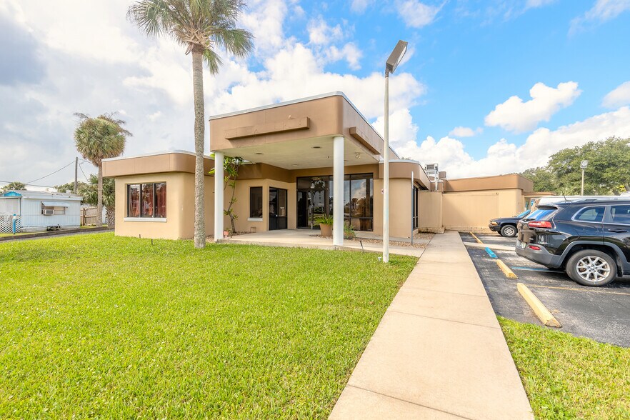 258 Riverside Dr Daytona Beach - 258 Riverside Dr Daytona Beach FL Building Photo 2 Large 