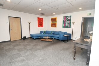 1111 S Victory Blvd, Burbank, CA for lease Building Photo- Image 2 of 11