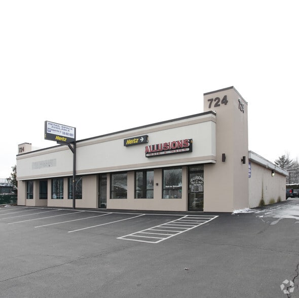 724 New Loudon Rd, Latham, NY for sale - Primary Photo - Image 1 of 1