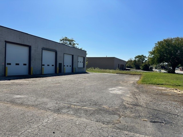 9300 N Crescent Blvd, Pennsauken, NJ for lease - Building Photo - Image 3 of 8