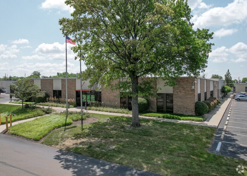 6345 Castleway Ct, Indianapolis, IN for lease - Building Photo - Image 2 of 4