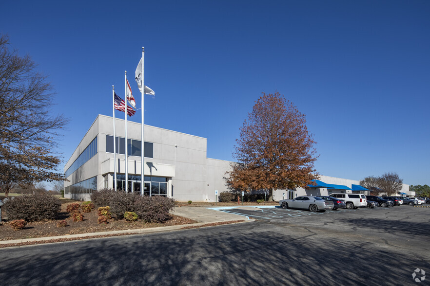 400 Diamond Dr NW, Huntsville, AL for lease - Building Photo - Image 1 of 28