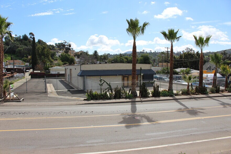 3737 Bancroft Dr, Spring Valley, CA 91977