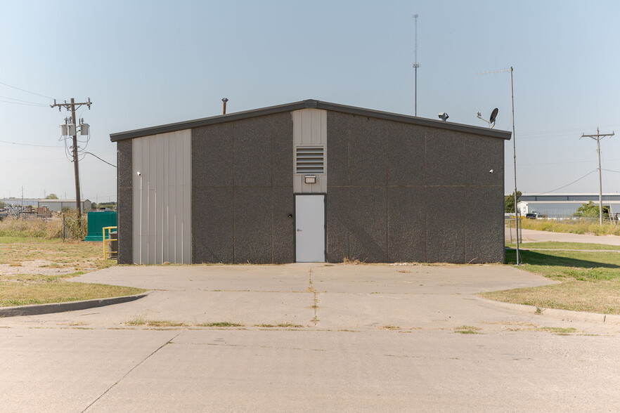 3600 Valley Park Dr, El Reno, OK for lease - Building Photo - Image 1 of 22