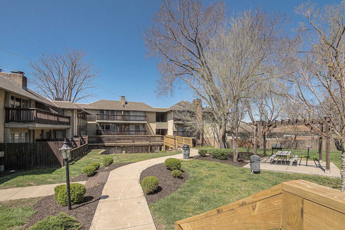 9400 W 81st St, Overland Park, KS for sale Building Photo- Image 1 of 1