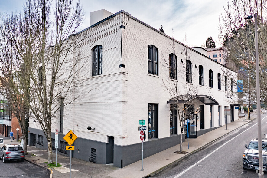 2310-2325 NW Westover Rd, Portland, OR for lease - Primary Photo - Image 1 of 5