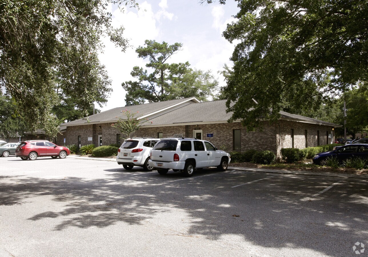 1092 Johnnie Dodds Rd, Mount Pleasant, SC 29464 Office for Lease