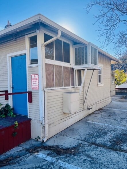 325-331 E Liberty St, Reno, NV for sale - Building Photo - Image 2 of 7