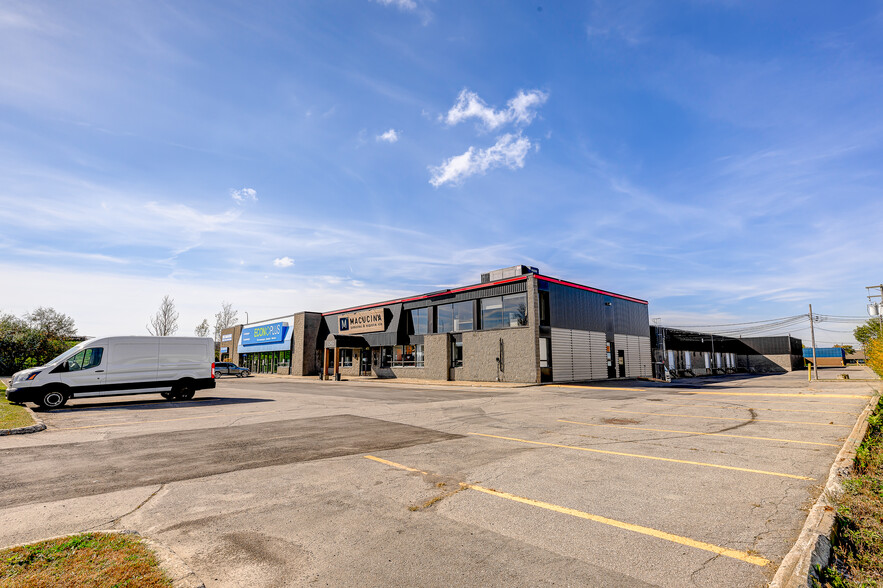 2789-2855 Boul Le Corbusier, Laval, QC for lease - Building Photo - Image 2 of 14