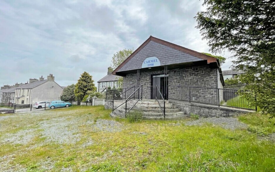 Capel Carmel, Caernarfon for sale - Primary Photo - Image 1 of 1