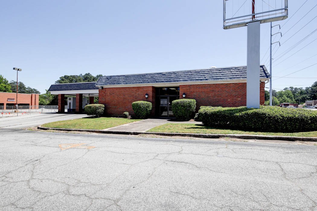 6065 Mableton Pky SE, Mableton, GA 30126