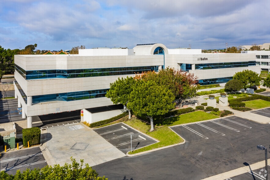 2 Corporate Park, Irvine, CA for lease - Building Photo - Image 3 of 5