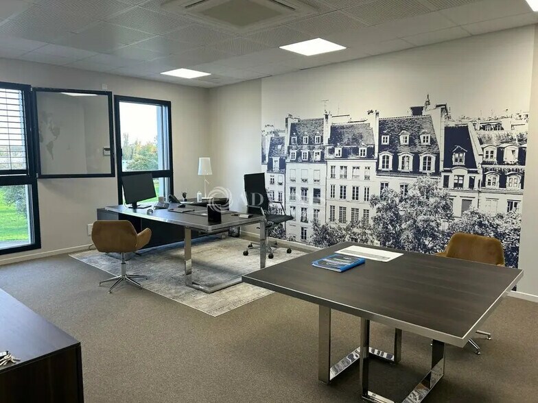 Office in Amboise for lease - Interior Photo - Image 3 of 8