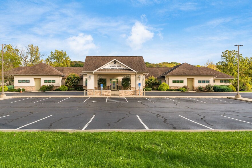 1781 Countryside Dr, Lancaster, OH for sale - Primary Photo - Image 1 of 14