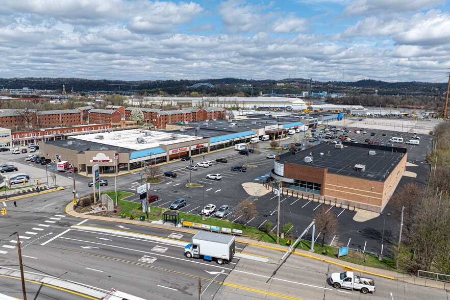 136 McKees Rocks Plz, McKees Rocks, PA for lease - Aerial - Image 1 of 15