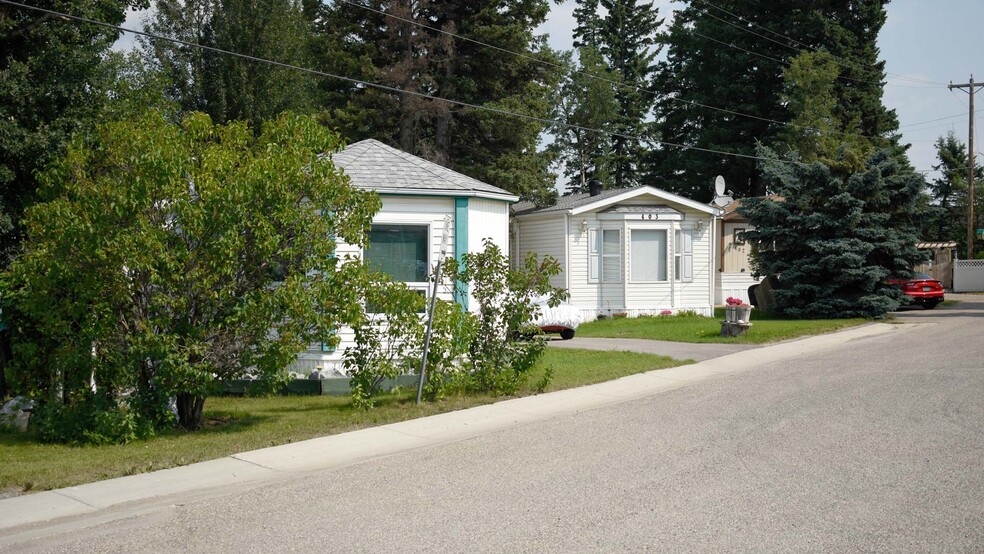 700 Carmichael Lane, Hinton, AB for sale - Building Photo - Image 3 of 18