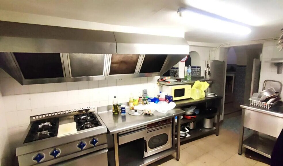 Retail in Nice for sale - Interior Photo - Image 1 of 6