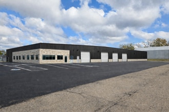 14836 W Ridge Ln, Dubuque, IA for lease Building Photo- Image 1 of 1