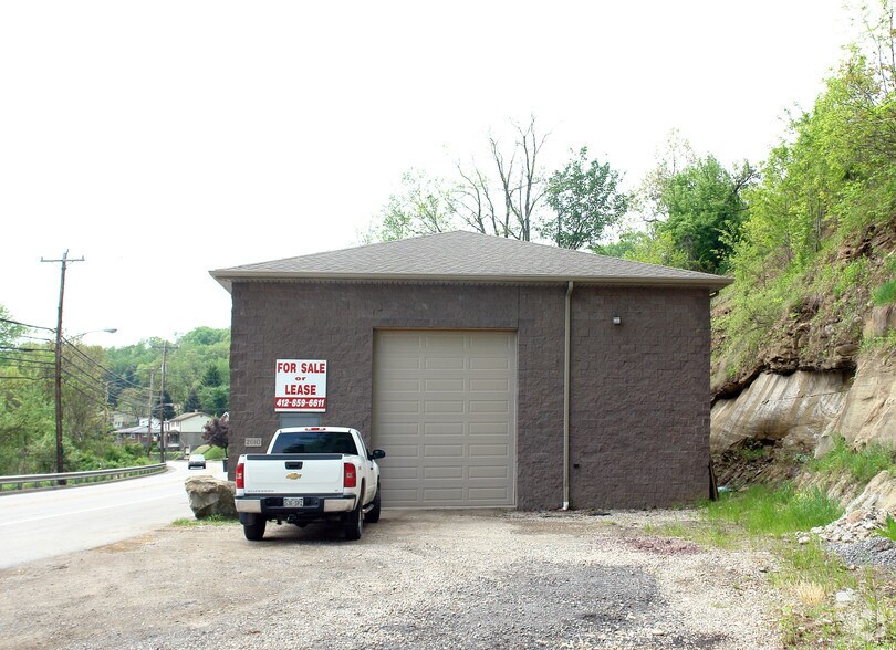 2010 State Ave, Coraopolis, PA for sale - Building Photo - Image 1 of 1