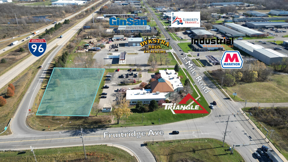 3733 3 Mile NW rd, Grand Rapids, MI for lease - Building Photo - Image 2 of 4