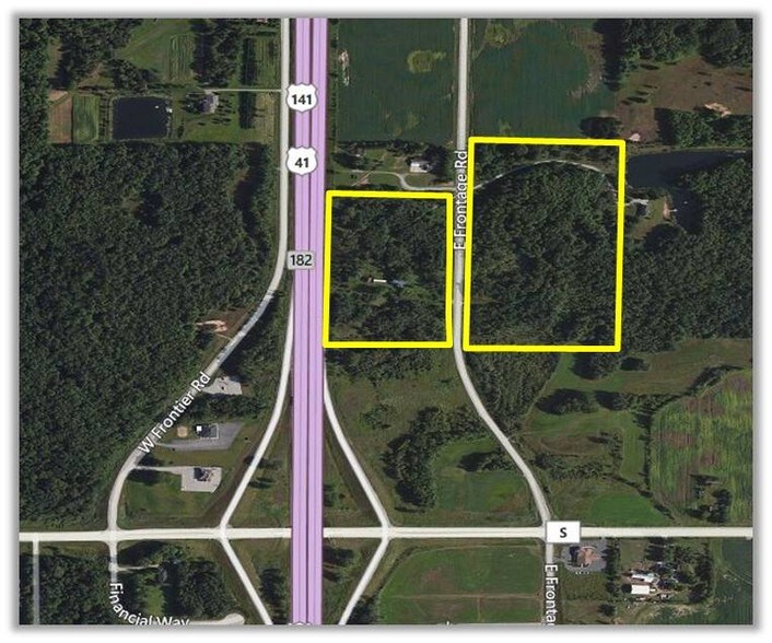 1417 E Frontage Rd, Little Suamico, WI 54141