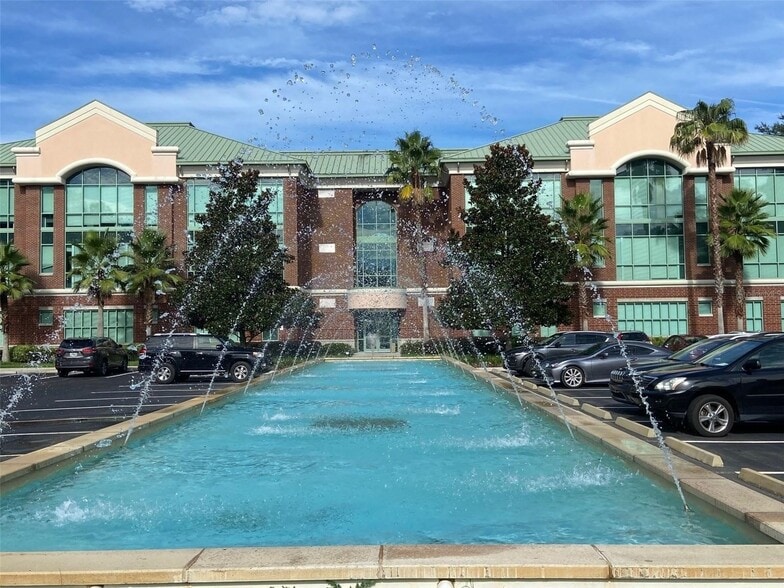 2850 NW 43rd St, Gainesville, FL for lease - Building Photo - Image 1 of 10