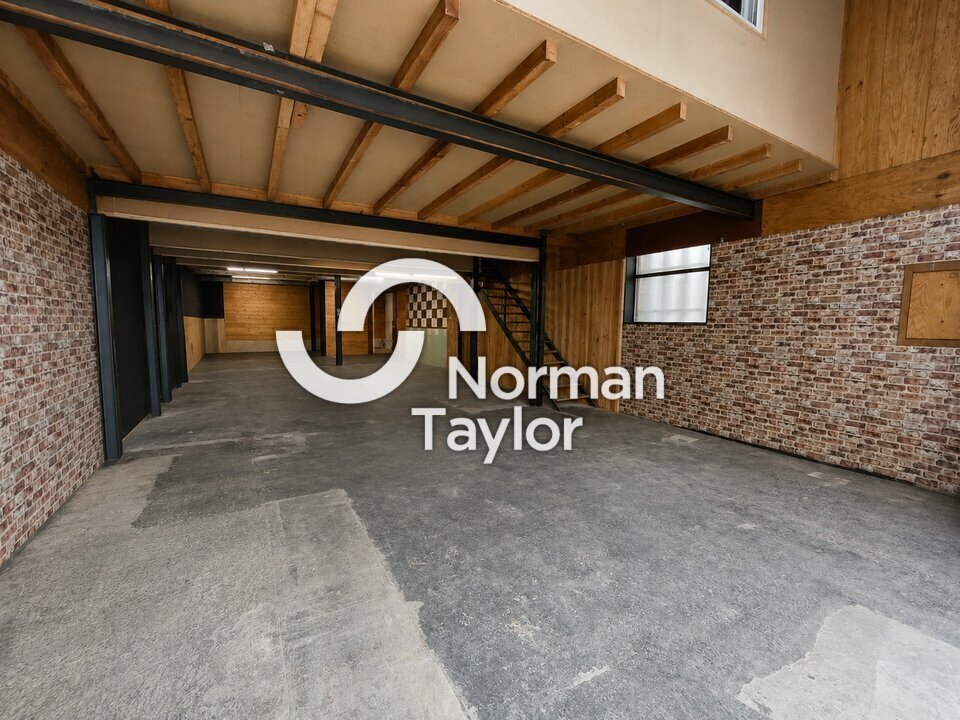 Flex in Capbreton for lease Interior Photo- Image 1 of 6