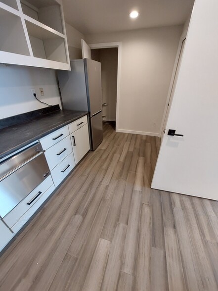 2106 NW Vernon Pl, Seattle, WA for lease - Interior Photo - Image 3 of 11