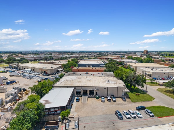 9210 King Arthur Dr, Dallas, TX for sale - Building Photo - Image 2 of 12