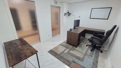 784 US Highway 1, North Palm Beach, FL for lease Interior Photo- Image 1 of 15