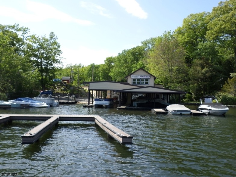 Katz Marina - Hopatcong, NJ for Sale | LoopNet