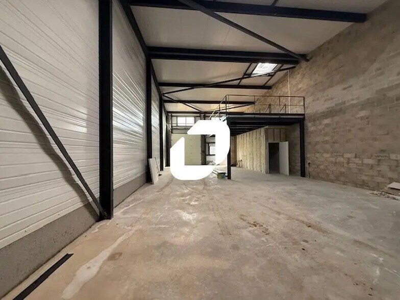 Flex in Ennery for lease - Building Photo - Image 3 of 16