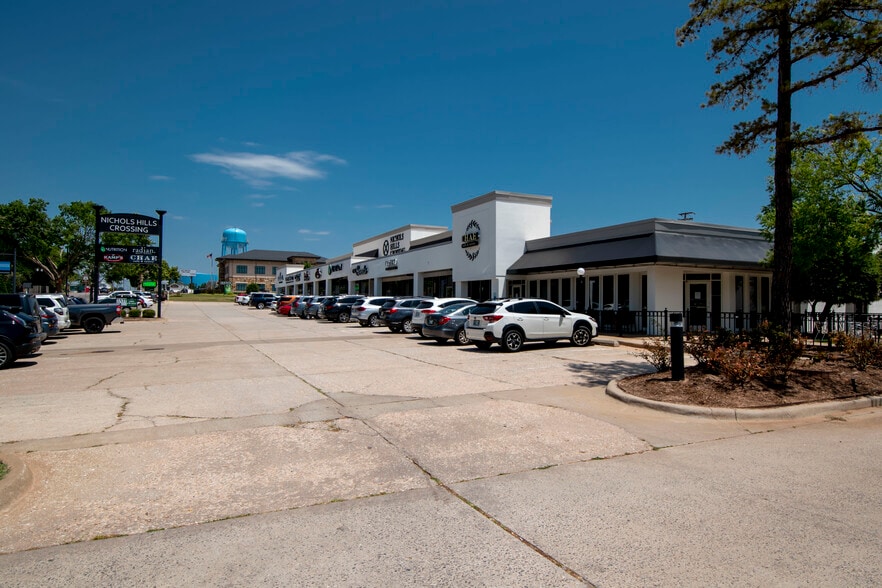 7300-7310 N Western Ave, Oklahoma City, OK for lease - Building Photo - Image 2 of 3