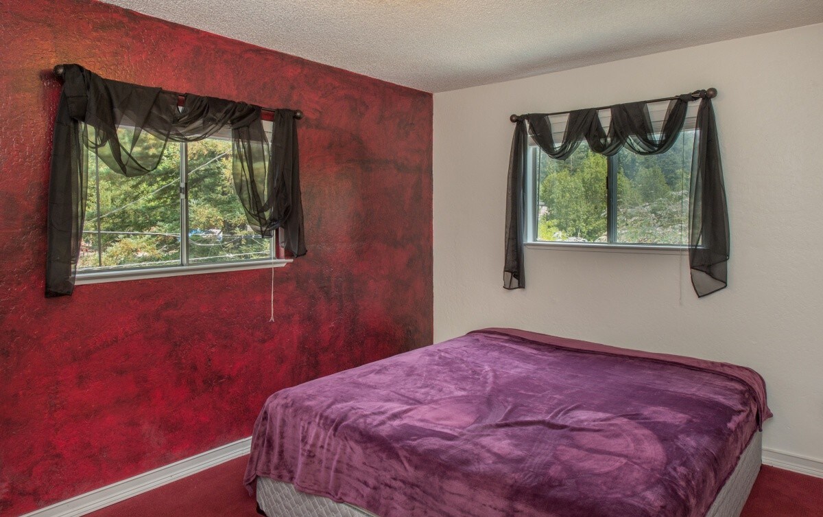 16155 Drake Rd, Guerneville, CA 95446