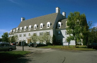 7 Essex Green Dr, Peabody MA - Loft