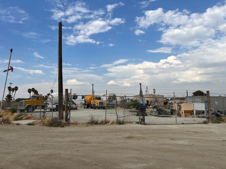 NEC Hwy 184 @ Kerrnita Rd, Bakersfield, CA for sale - Building Photo - Image 3 of 5