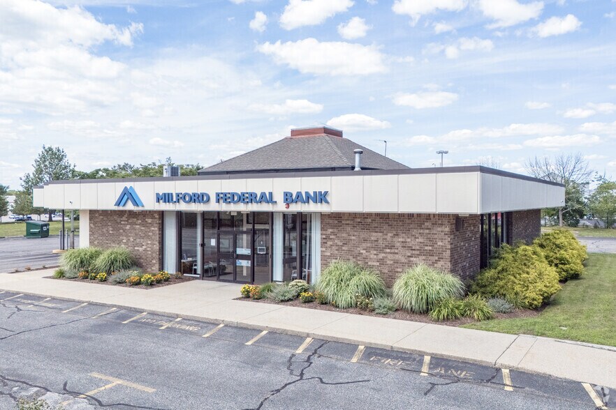 2020 Diamond Hill Rd, Woonsocket, RI for sale - Primary Photo - Image 1 of 1