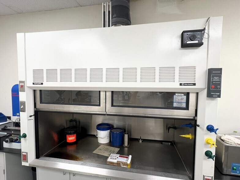 7030 Windfern Rd, Houston, TX for sale - Building Photo - Image 3 of 7