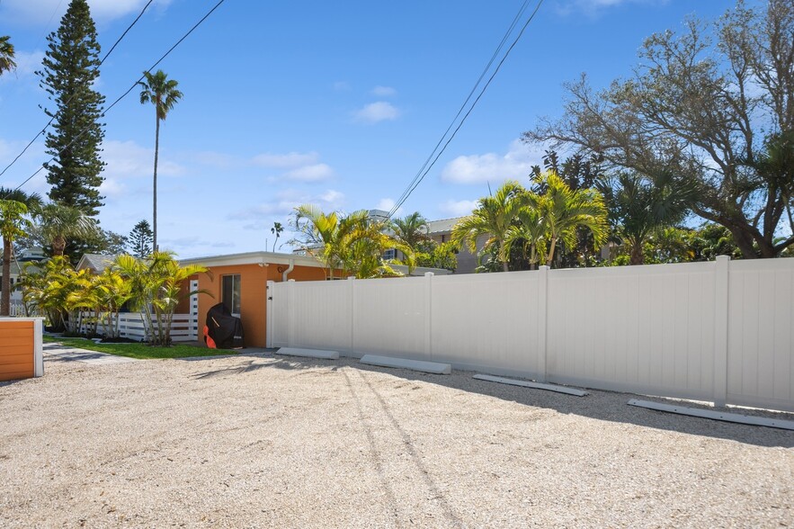 1214 Bay Pine Blvd, Indian Rocks Beach, FL for sale - Building Photo - Image 3 of 41