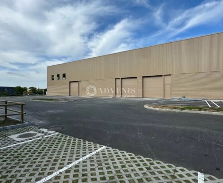 Flex in Carquefou for sale - Building Photo - Image 3 of 10