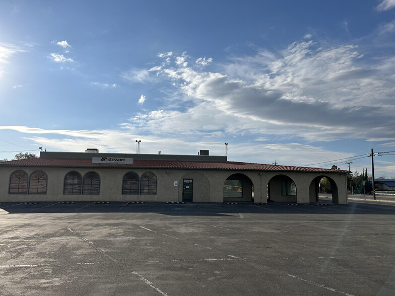 215 W Bridge St, Yerington, NV for lease - Building Photo - Image 2 of 7