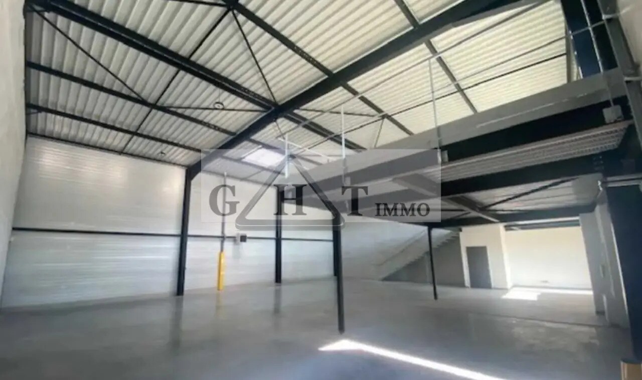 Industrial in Senlis for lease Interior Photo- Image 1 of 5