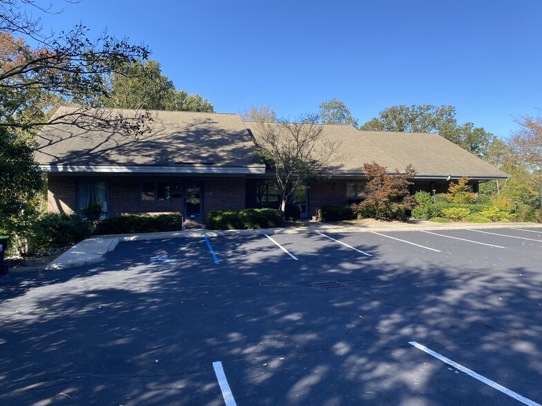 862 S Pleasantburg Dr, Greenville, SC for lease - Building Photo - Image 1 of 3