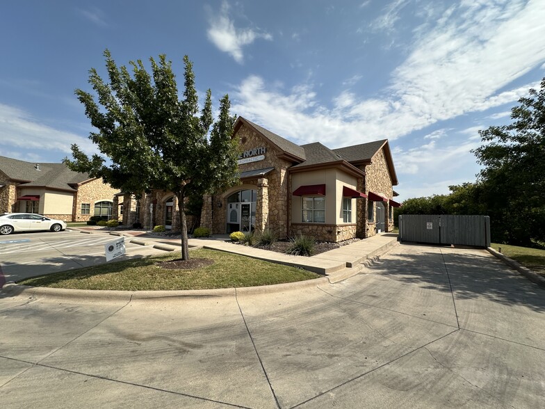 4324 Heritage Trace Pky, Fort Worth, TX for sale - Building Photo - Image 3 of 5