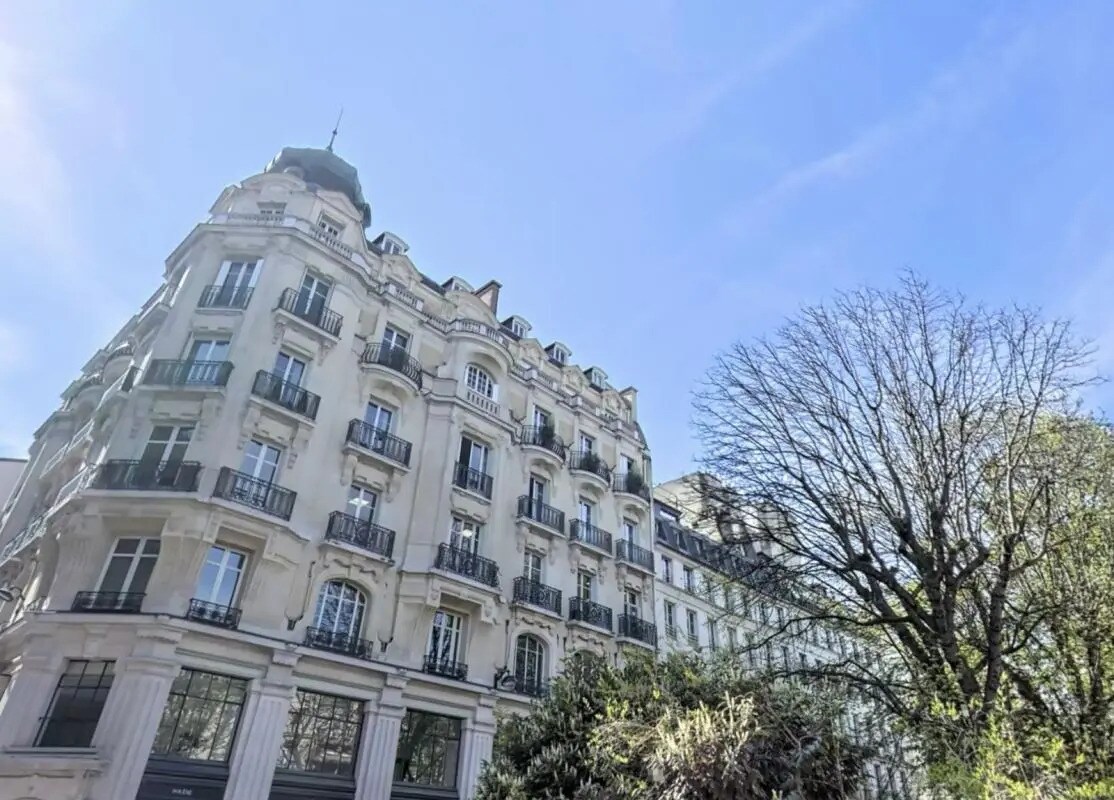 Office in Paris for lease Building Photo- Image 1 of 7