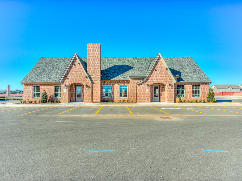 2240 NW 36th Ave, Norman, OK for lease - Building Photo - Image 2 of 22