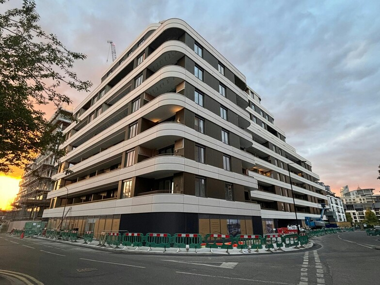 50-52 William Morris Way, London for lease - Building Photo - Image 3 of 4