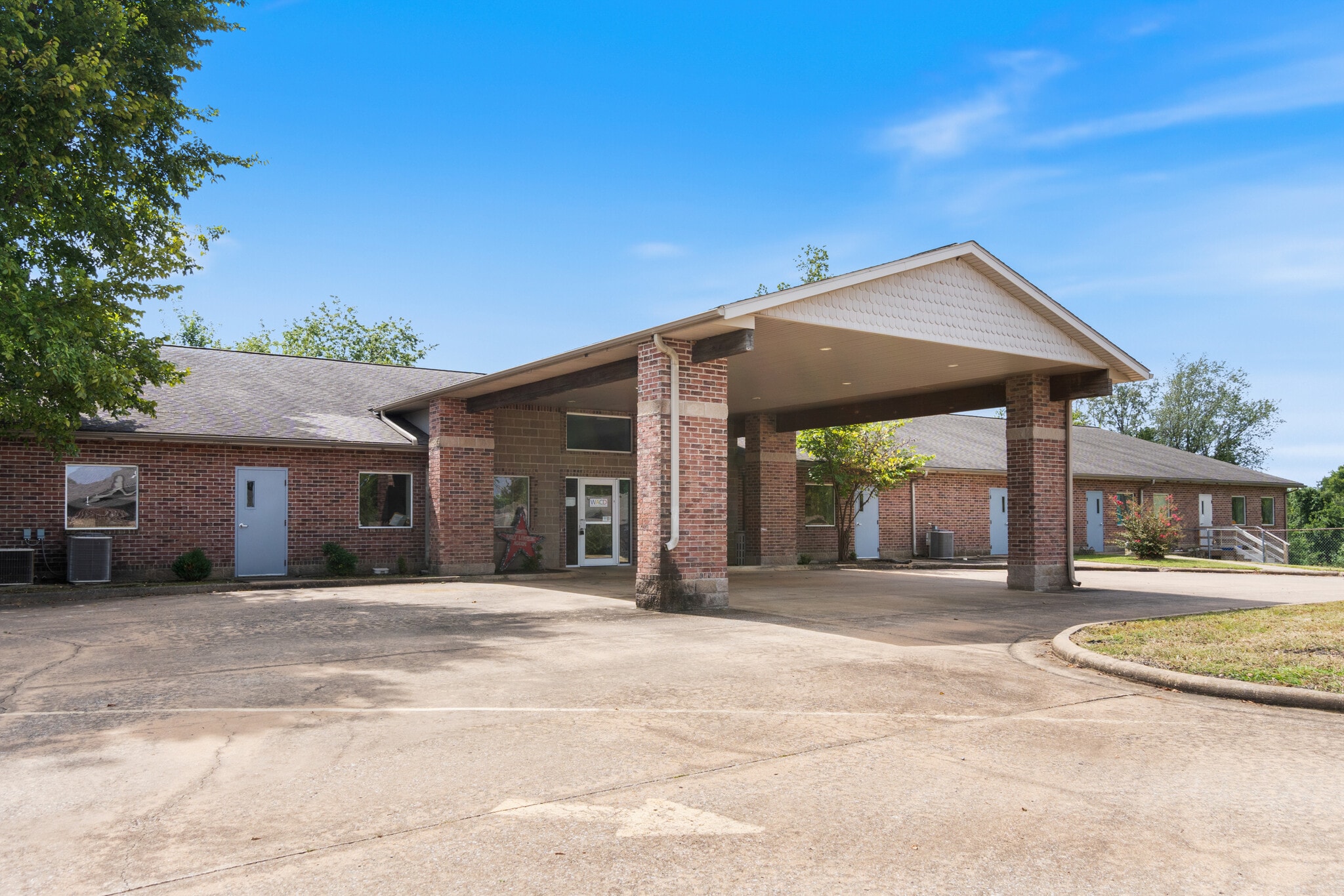 185 Rebecca St, Gentry, AR for lease Building Photo- Image 1 of 54