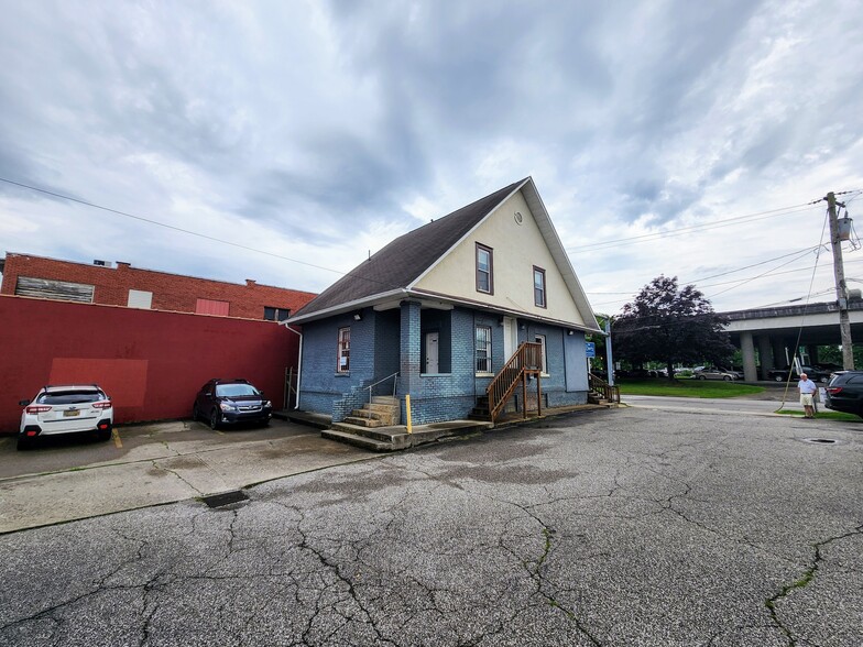 607 Pennsylvania Ave, Charleston, WV for sale - Building Photo - Image 3 of 19