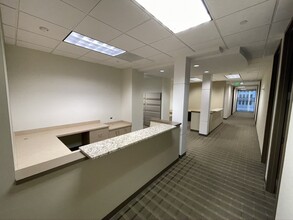 190 E Capitol St, Jackson, MS for lease Interior Photo- Image 2 of 6